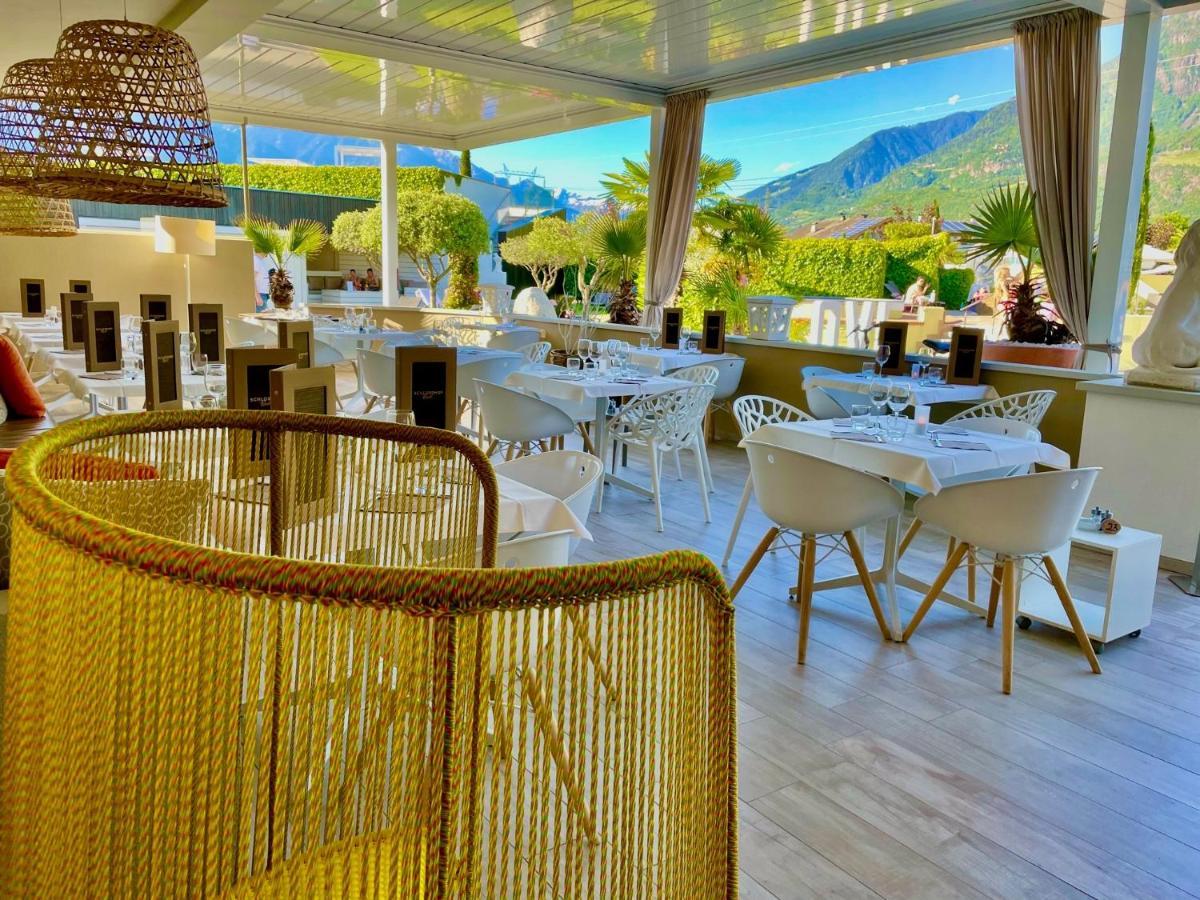 Schlosshof Charme Resort - Hotel & Camping Лана Екстер'єр фото