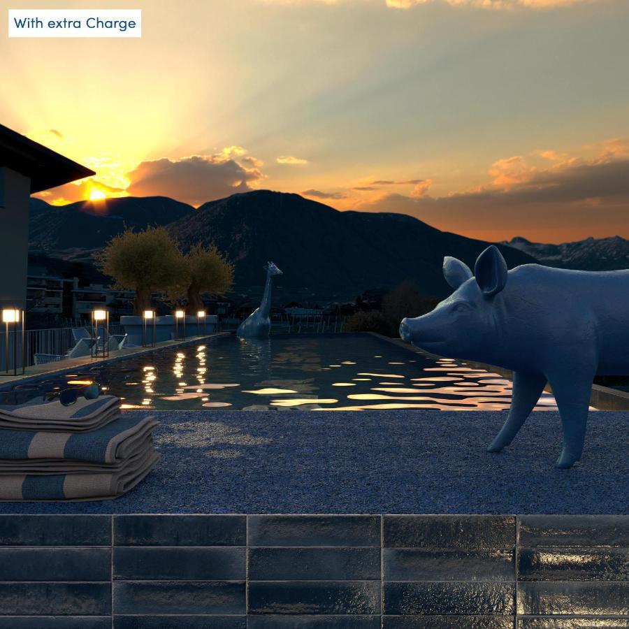 Schlosshof Charme Resort - Hotel & Camping Лана Екстер'єр фото