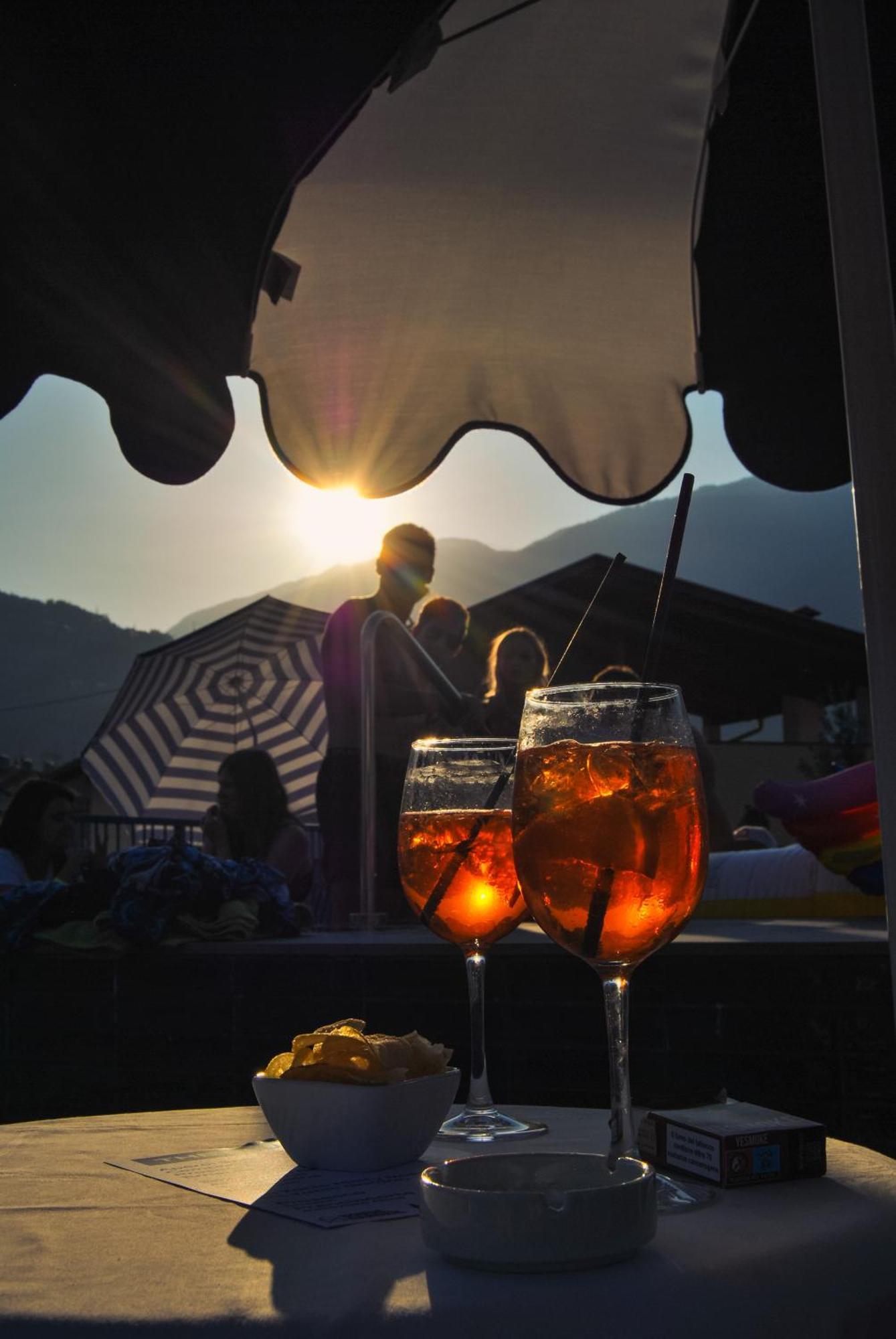 Schlosshof Charme Resort - Hotel & Camping Лана Екстер'єр фото