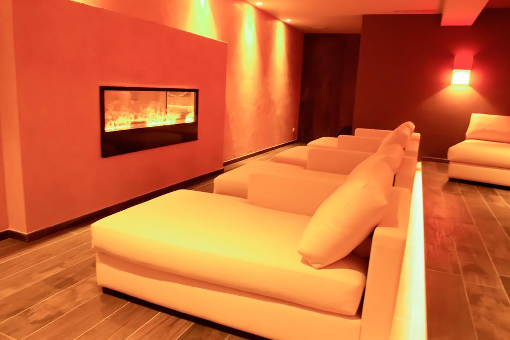 Schlosshof Charme Resort - Hotel & Camping Лана Екстер'єр фото