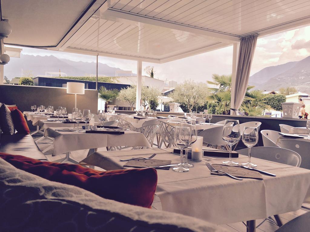 Schlosshof Charme Resort - Hotel & Camping Лана Екстер'єр фото