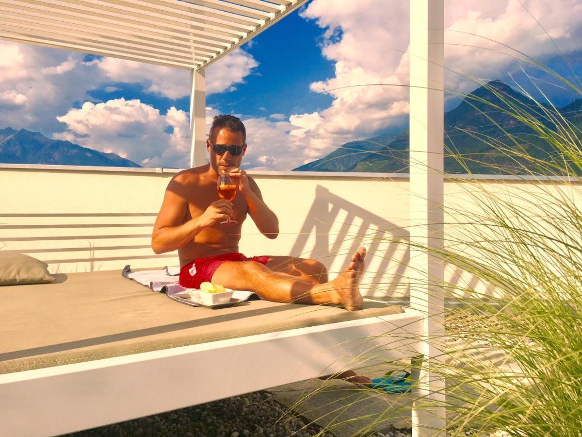 Schlosshof Charme Resort - Hotel & Camping Лана Екстер'єр фото